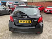 Used Toyota Yaris 99 HP (72 kW) 2015 Black Hatchback