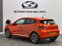 Used Renault Clio Iconic 100 HP (73 kW) 2020 Orange Hatchback