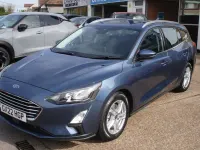 Used Ford Focus Zetec 125 HP (91 kW) 2022 Chrome blue metallic Estate