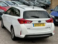 Used Toyota Auris Hybrid 2014 White Estate