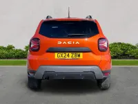 Begagnad Dacia Duster Journey 150 HK (110 kW) 2024 Orange SUV