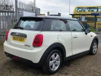 Used Mini Cooper D Hatch 2016 White Hatchback