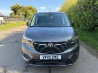 Usado Vauxhall Combo Sportive 100 CV (73 kW) 2019 Gris Monovolumen