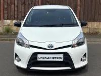 Używany Toyota Yaris Hybrid Plus 2014 Biały Hatchback