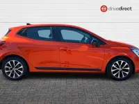 Used Renault Clio Evolution 145 HP (106 kW) 2023 Orange Hatchback