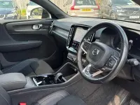 Usado Volvo C40 Ultimate 169 kW (231 HP) 2023 Prateado SUV