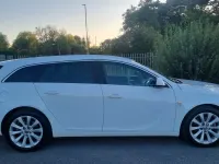 Used Vauxhall Insignia Elite 140 HP (102 kW) 2015 White Estate