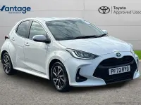 Used Toyota Yaris Design 113 HP (83 kW) 2023 White Hatchback