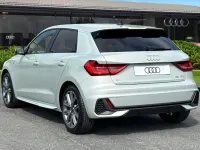 Nouă Audi A1 Sportback S-Line 110 CP (80 kW) 2026 Argintiu Hatchback