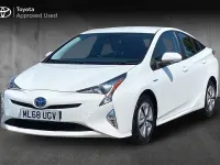 Used Toyota Prius Business Edition 120 HP (88 kW) 2018 Pure white Hatchback