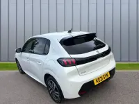 Used Peugeot 208 Allure Premium 99 HP (72 kW) 2021 White Hatchback