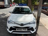 Used Toyota Avensis Active 112 HP (82 kW) 2016 White Sedan
