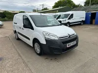 Used Citroën Berlingo 100 HP (73 kW) 2017 White MPV
