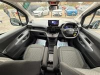 New Vauxhall Combo Ultimate 98 kW (134 HP) 2025 Blue MPV