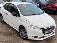 Used Peugeot 208 Access 68 HP (50 kW) 2013 White Hatchback