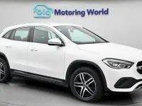 Usado Mercedes GLA180 136 HP (100 kW) 2022 Branco SUV