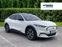 Begagnad Ford Mustang Extended Range 351 HK (258 kW) 2022 Vit Kombi