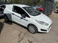 Używany Ford Fiesta 75 KM (55 kW) 2015 Biały Hatchback