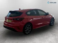 Used Ford Focus ST-Line 125 HP (91 kW) 2023 Red Hatchback