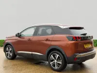 Usado Peugeot 3008 Allure 130 CV (95 kW) 2019 Marrón SUV