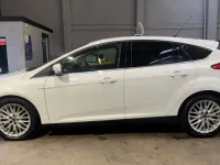 Usado Ford Focus Zetec 125 CV (91 kW) 2012 Blanco Utilitario