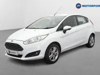 Used Ford Fiesta Zetec 82 HP (60 kW) 2017 White Hatchback