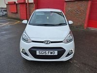 Used Hyundai i10 Premium 87 HP (63 kW) 2015 White Hatchback