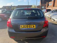Usado Kia Ceed 2009 Cinzento Citadino