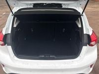 Used Ford Focus Zetec 125 HP (91 kW) 2020 White Hatchback