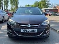 Second-hand Vauxhall Astra Elite 165 CP (121 kW) 2012 Maro Hatchback