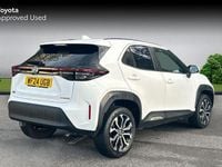 Used Toyota Yaris Hybrid Design 116 HP (85 kW) 2024 Pure white Estate