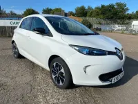 Used Renault Zoe Dynamique 67 kW (92 HP) 2017 White Hatchback