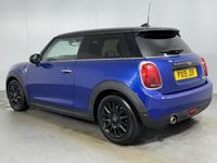 Used Mini Cooper Classic 134 HP (98 kW) 2019 Blue Hatchback