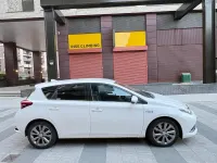 Used Toyota Auris Hybrid 2017 White Hatchback