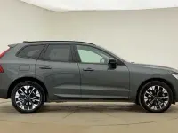 Usado Volvo XC60 Plus 247 CV (181 kW) 2025 Verde SUV