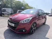 Second-hand Peugeot 208 GT-line 100 CP (73 kW) 2018 Roșu Hatchback