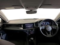 Used Audi A1 Advanced 95 HP (69 kW) 2022 White SUV