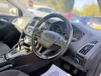 Usado Ford Focus Titanium 125 CV (91 kW) 2017 Plateado Familiar