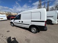 Usado Vauxhall Combo 75 HP (55 kW) 2010 Branco Monovolume