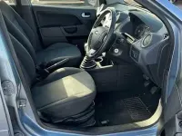 Usado Ford Fiesta Zetec 75 CV (55 kW) 2007 Azul Utilitario