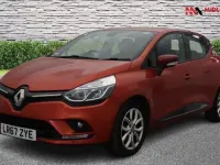 Used Renault Clio IV Dynamique 2017 Red Hatchback
