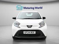 Used Toyota Aygo X PURE 72 HP (52 kW) 2024 White SUV