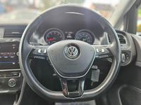 Used VW Golf VII SE 125 HP (91 kW) 2018 Yellow Hatchback