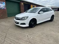 Used Vauxhall Astra SRi 150 HP (110 kW) 2009 White Hatchback
