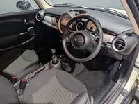 Used Mini Cooper Hatch 122 HP (89 kW) 2013 White Hatchback