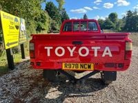 Used Toyota HiLux 1998 Red Pickup