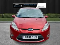 Usado Ford Fiesta Zetec 70 CV (51 kW) 2010 Rojo Utilitario