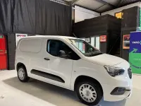 Käytetty Vauxhall Combo Sportive 100 HP (73 kW) 2020 Valkoinen Tila-auto