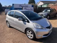 Second-hand Honda Jazz ES 100 CP (73 kW) 2010 Argintiu Hatchback