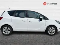 Used Vauxhall Meriva 100 HP (73 kW) 2015 White MPV